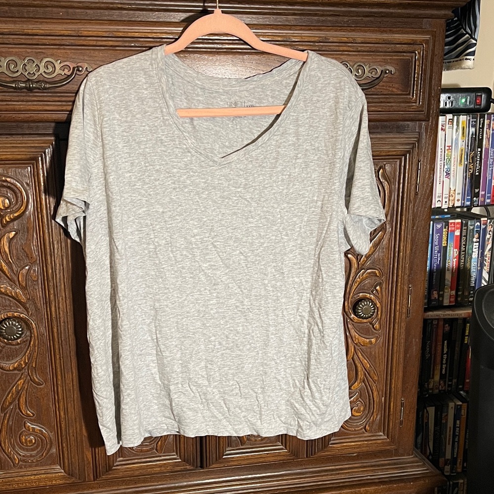 Time and Tru Light Gray Short Sleeve Tee